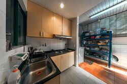 Kew Drive (D16), Terrace #557120331